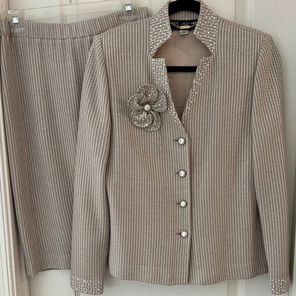 St. John Cream and Beige Tweed Skirt Set with Brooch - Picture 1 of 10